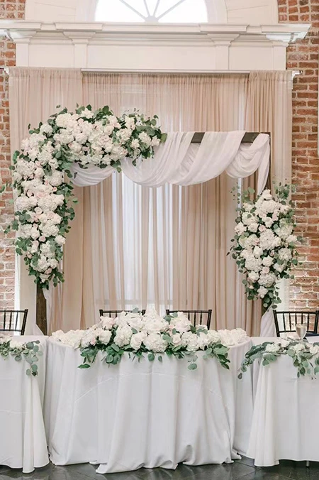 Flower decoration for the sweetheart table or main table Flower decoration for the sweetheart table or main table