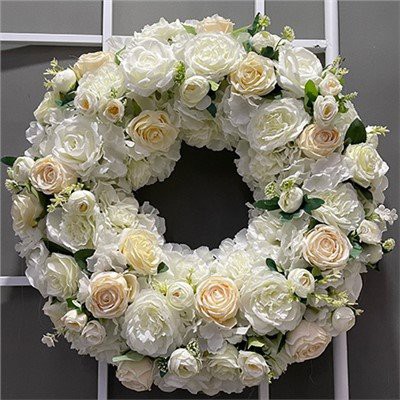 Dekoracje ślubne z wieńcem kwiatowym