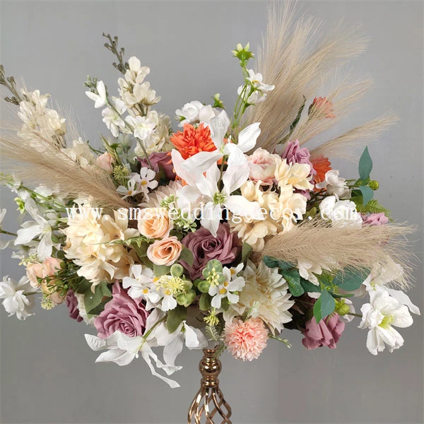 flowers and pampas grass centerpiece wedding