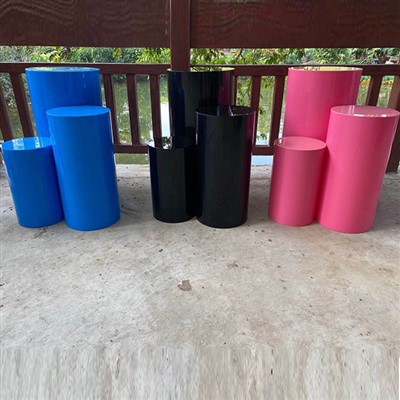 Czarny okrągły cokół