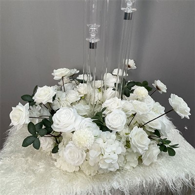 Wieniec kwiatów ślubnych